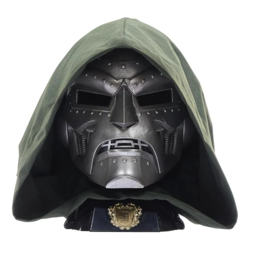 [Preventa] Doctor Doom Helmet with Hood Replica Marvel Legends