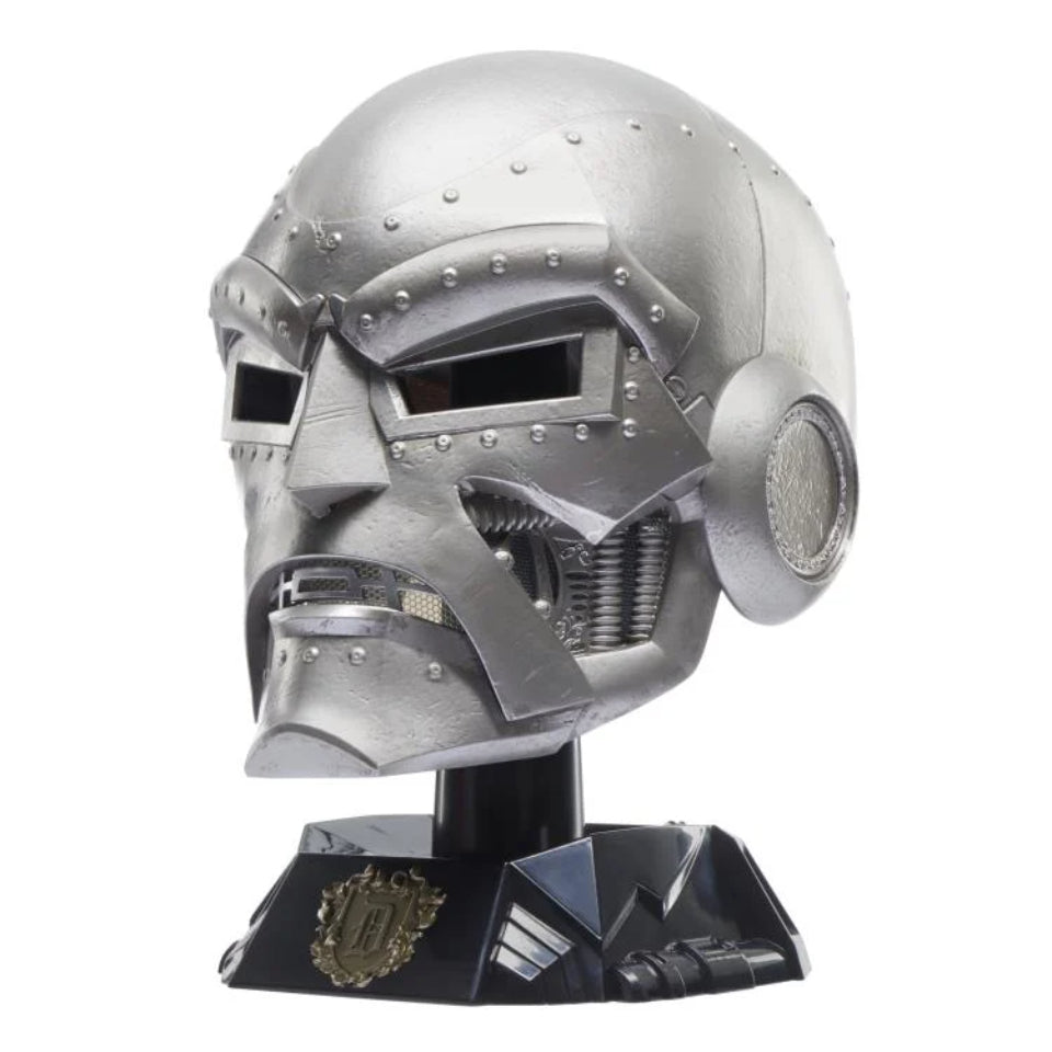 [Preventa] Doctor Doom Helmet with Hood Replica Marvel Legends