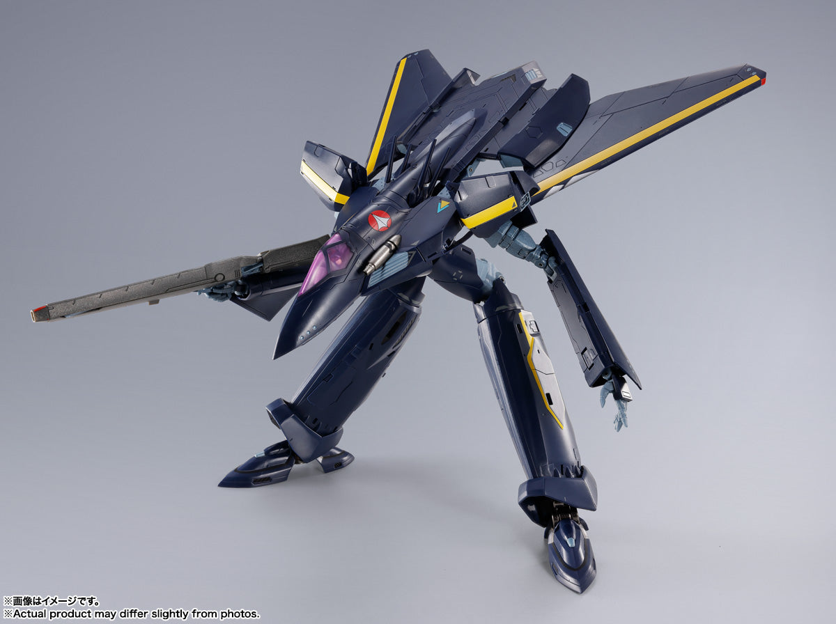 [Preventa] Macross 7 VF-17S NIGHTMARE STEALTH VALKYRIE (GAMLIN KIZAKI use) DX CHOGOKIN