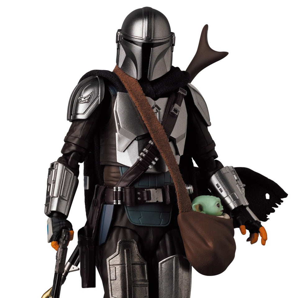The Mandalorian Season 2 - Grogu &amp; Mandalorian (Ver. 2.0) MAFEX